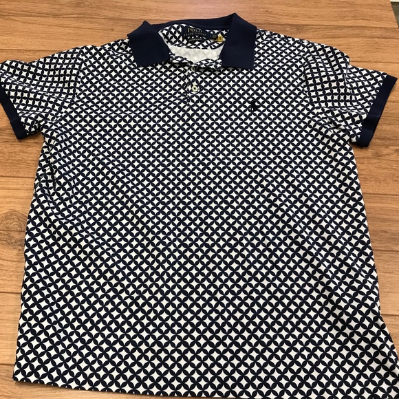 Polo - Picture 1 of 9